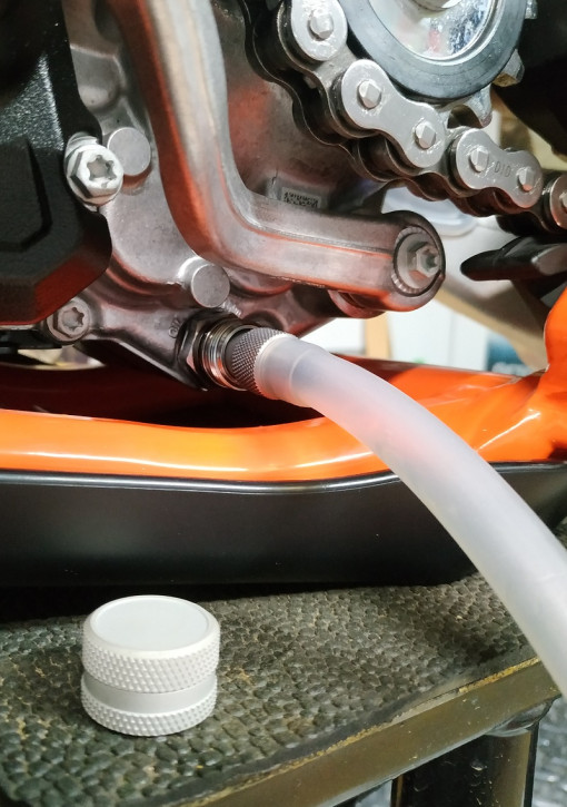 Ölablassventil "Quick Change" mit Alukappe für KTM Husqvarna Gas Gas