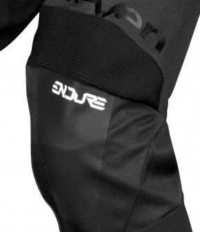 Seven 22.1 Hose Endure Avid schwarz